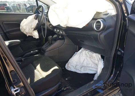 2024 Nissan Versa 1.6 S z USA, uszkodzony, nr VIN 3N1CN8DV7RL922724